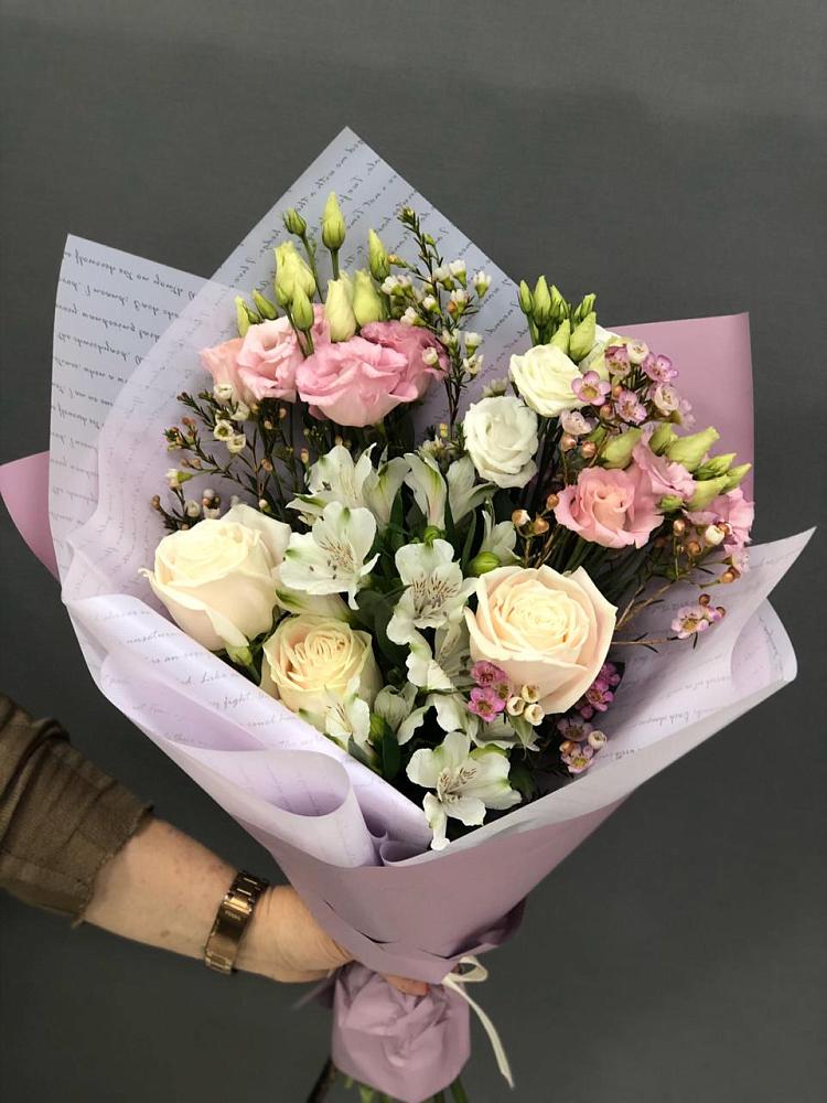 Букет цветов из: Альстромерии, Розы и Лизиантусы в Дроздово