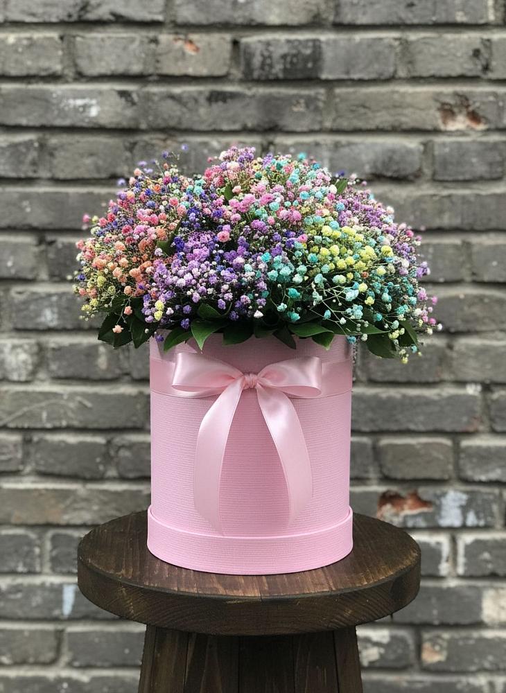 Цветочная композиция из Гипсофила и Розы в шляпной коробке в Дроздово