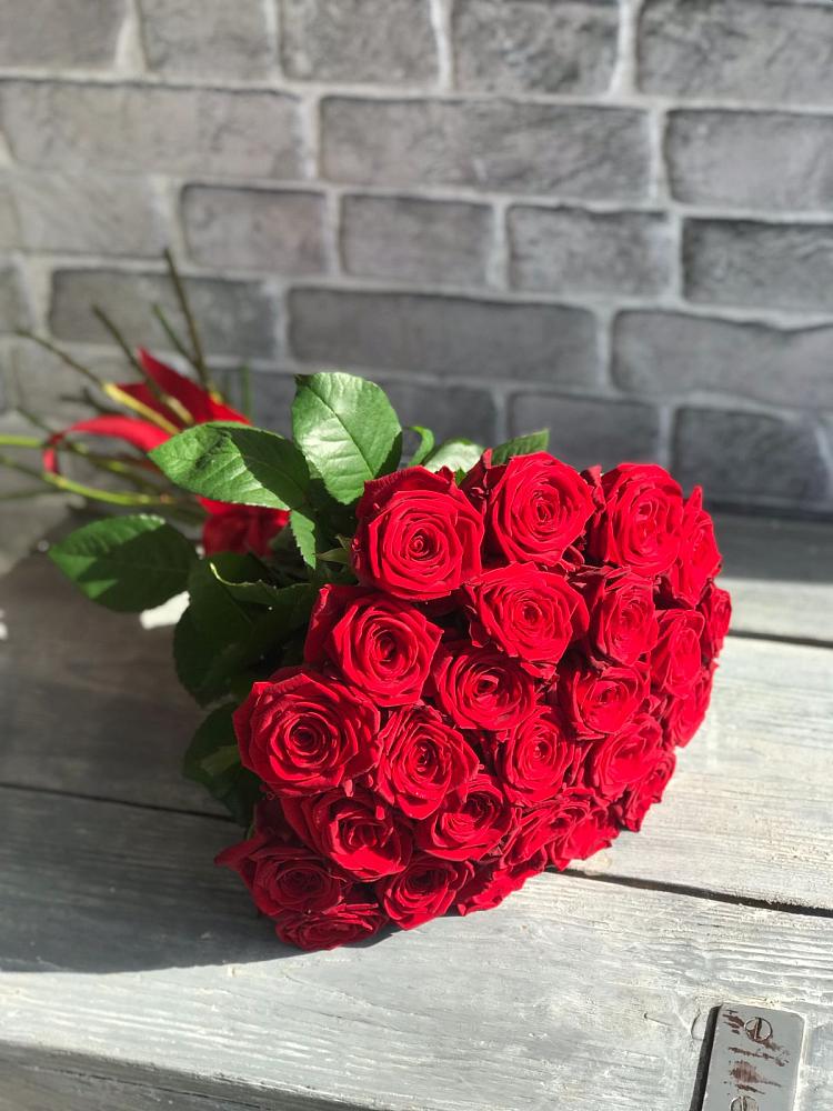 Букет Красные розы Фридом в Дроздово