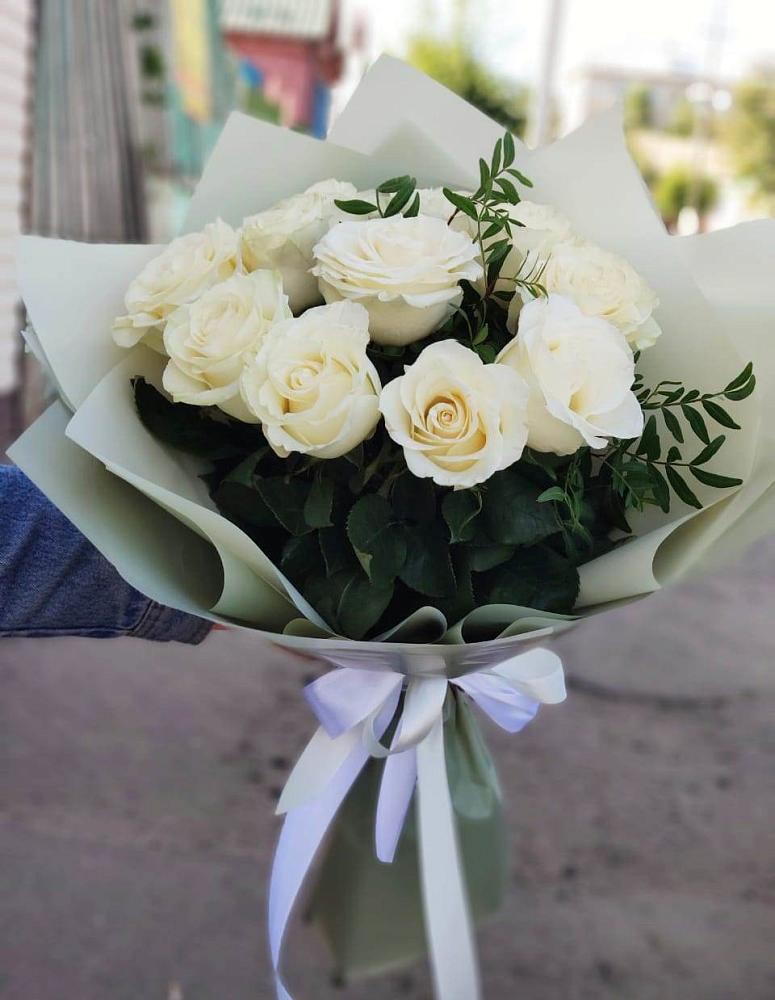 Букет Белые розы Проуд в Дроздово