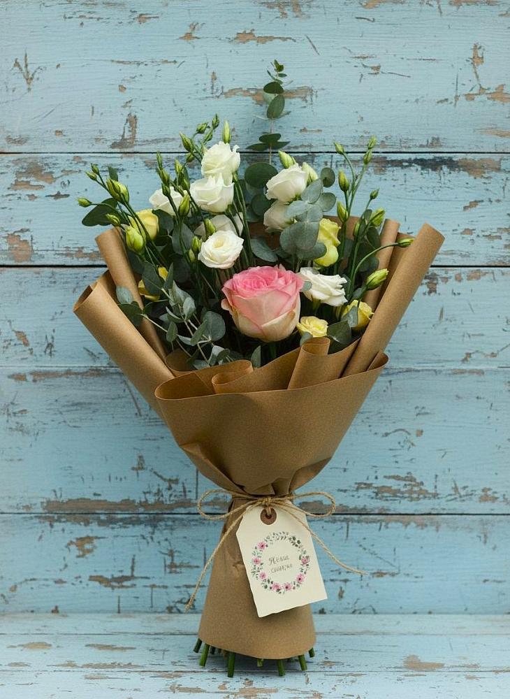 Букет цветов из: Розы и Лизиантусы в Дроздово