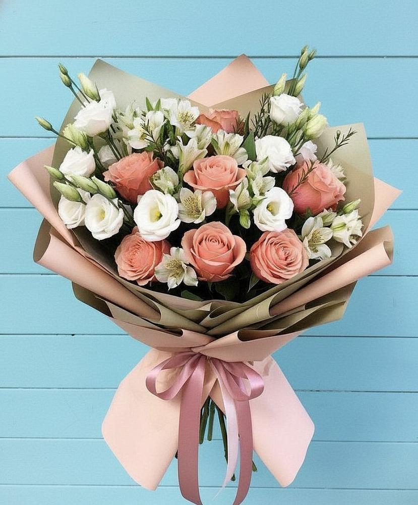 Букет цветов из: Розы, Альстромерии и Лизиантусы в Дроздово