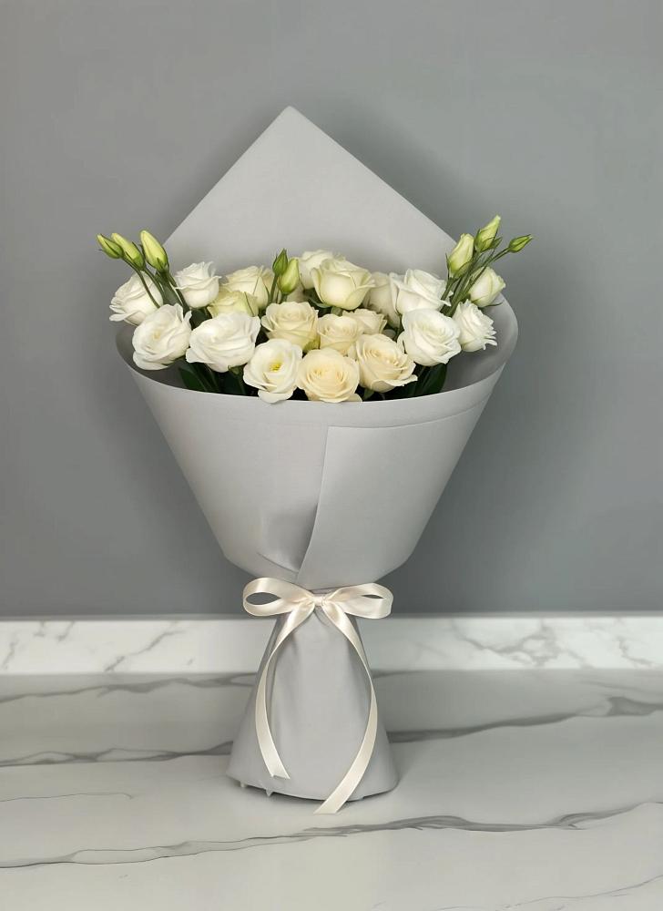 Букет цветов из: Розы и Лизиантусы в Дроздово