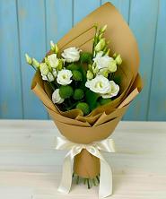 Букет цветов из:  Хризантемы и Лизиантусы в Дроздово