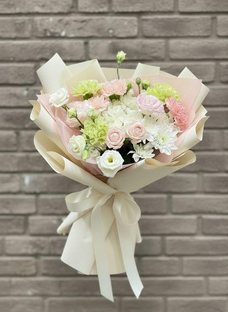 Букет цветов из: Гвоздики, Розы, Лизиантусы и Хризантемы в Дроздово