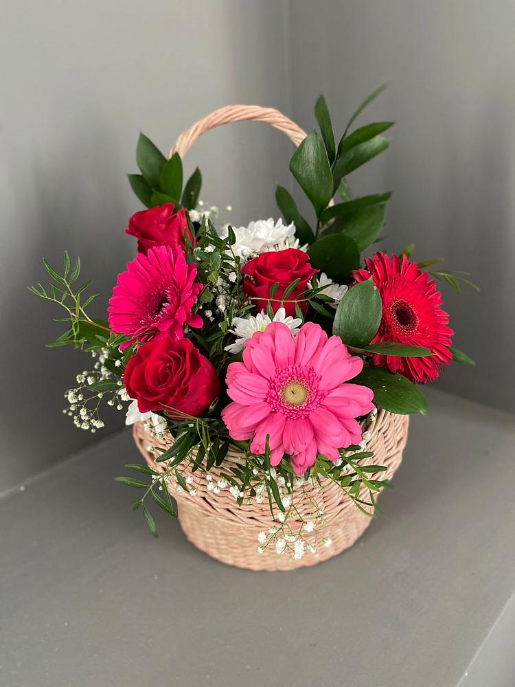 Цветочная композиция из Розы, Хризантемы и Герберы в корзине в Дроздово