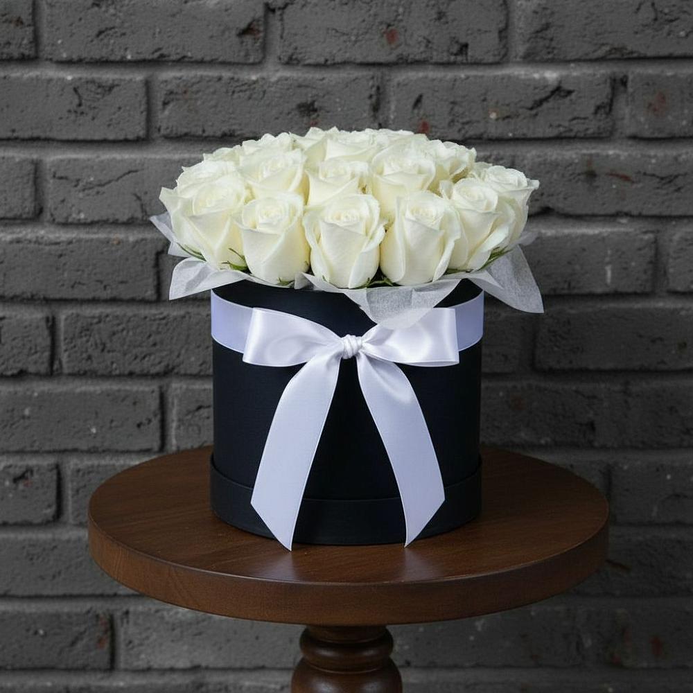 Цветочная композиция из Розы в шляпной коробке в Дроздово