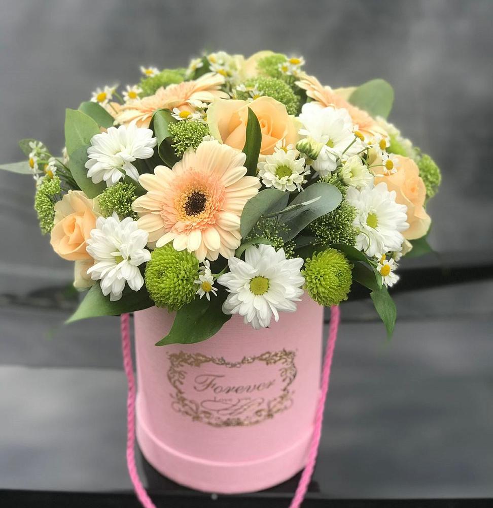 Цветочная композиция из Розы, Герберы и Хризантемы в шляпной коробке в Дроздово