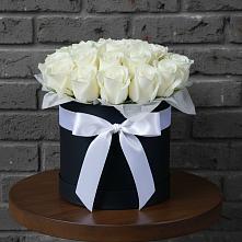 Цветочная композиция из Розы в шляпной коробке в Дроздово